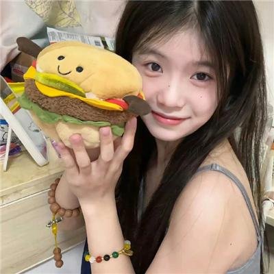 她与她的自画像